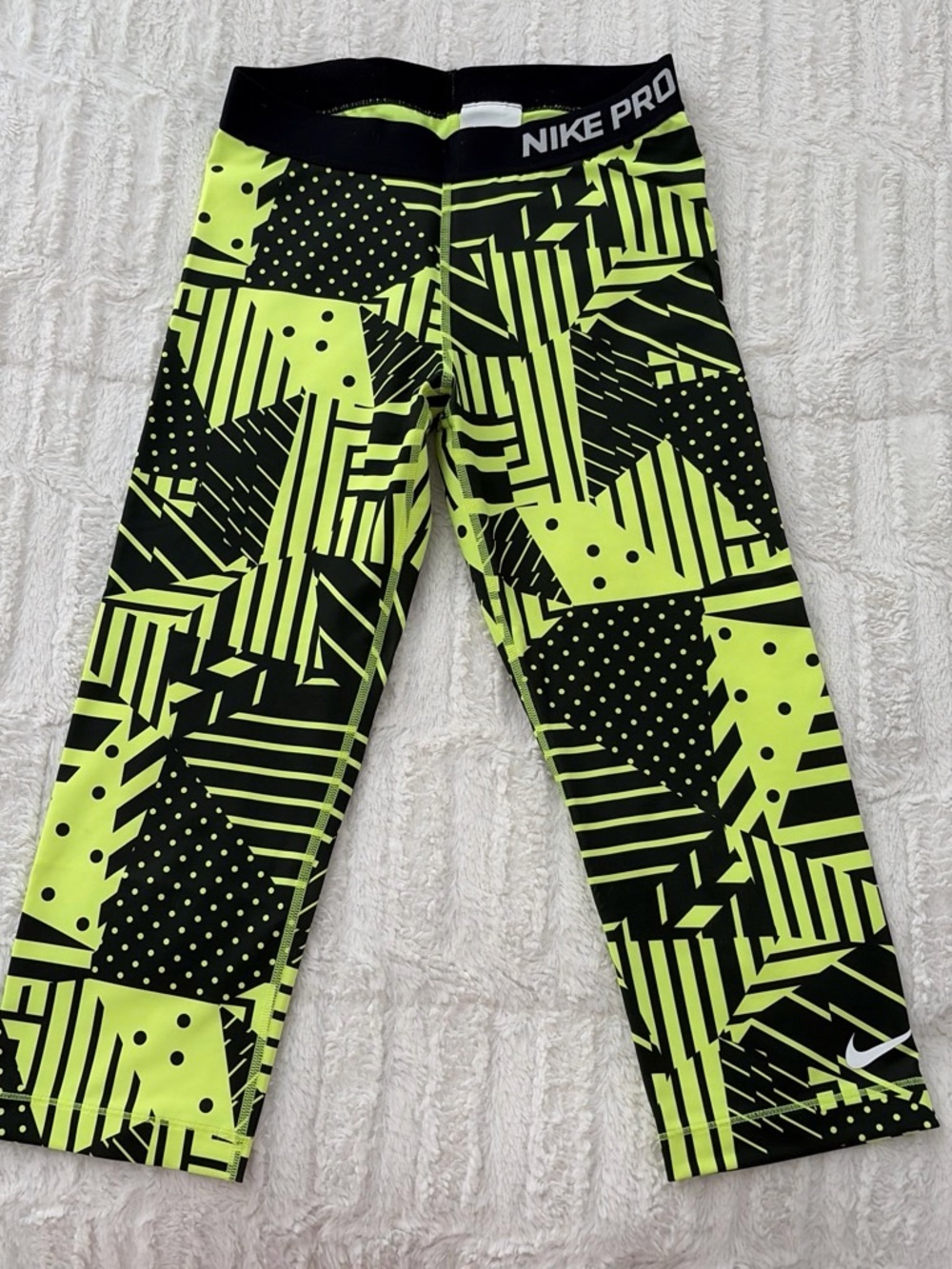 Women’s Nike  Neon Yellow & Black Athletic Capri Leggings